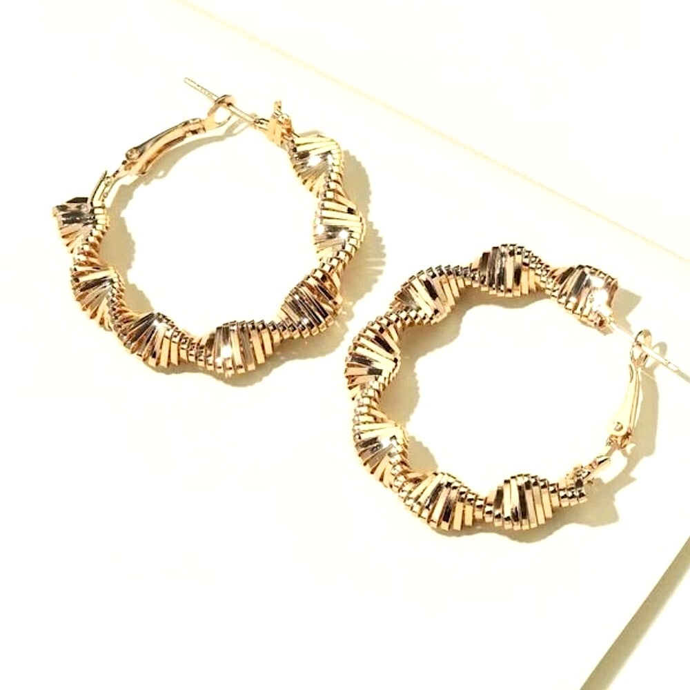NWT Boutique Twisted Gold Hoop Earrings Geometric Statement